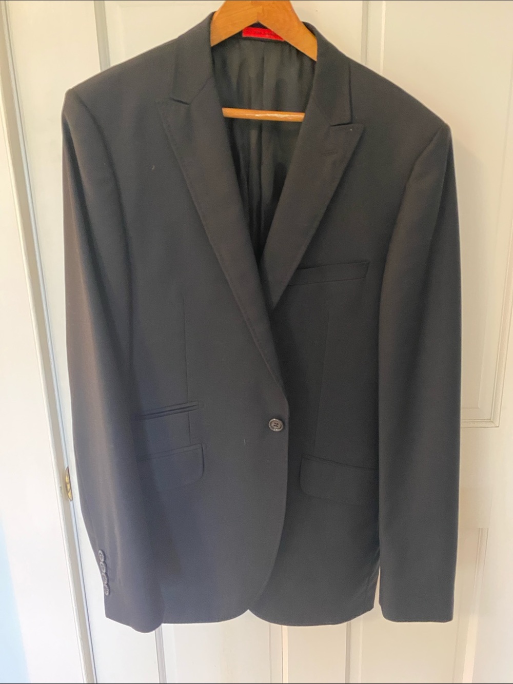 Men's Tailored Black Single-Button Suit Jacket